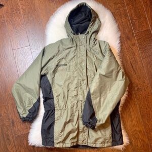 Columbia Women's Waterproof Green and Black Windbreaker Jacket (S)